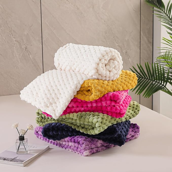 Exclusivo Mezcla 3D Fleece Queen Size Blanket for Bed, Mustard Yellow | Extra Soft Fuzzy Plush Lightweight Bed Blankets, Cozy Fluffy Decorative Blankets for All Seasons, 90x90 Inches