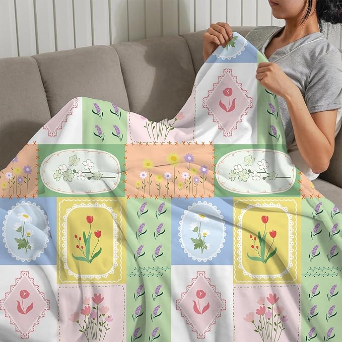 NEWCOSPLAY Throw Blanket Cute Soft Aesthetic Fleece Blanket for Kids Girls Boys Teens Cozy Blanket for Bed Couch Camping (Flower, Throw(50"x60"))