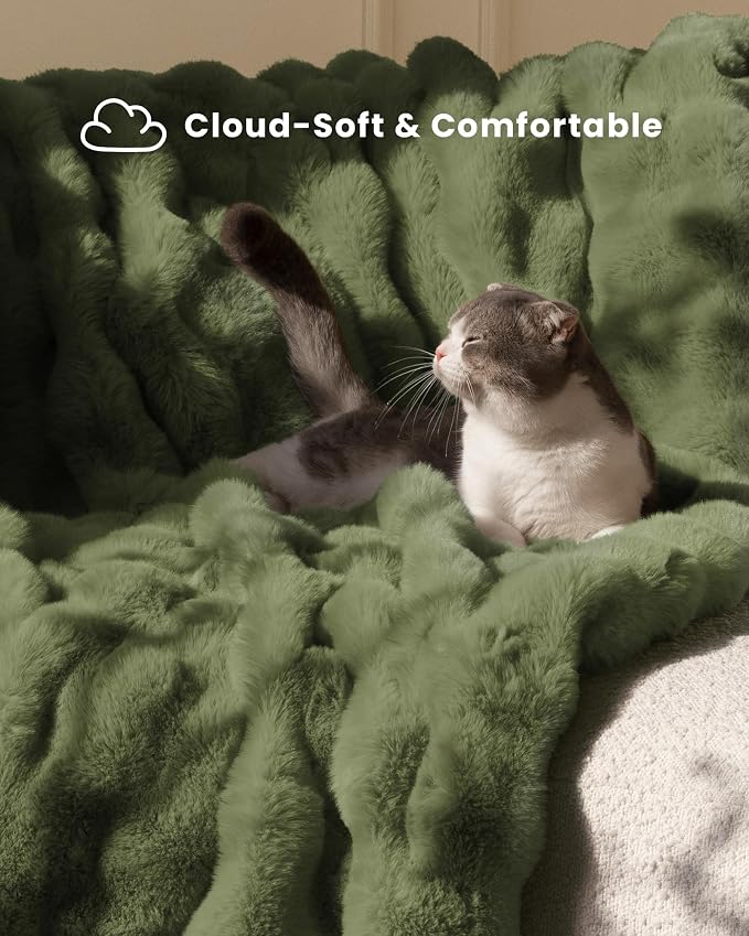 Ultra Soft Cozy Faux Fur Throw Blanket, Fuzzy Plush Thick Bubble Blanket, Oversize Luxury Fluffy Blanket for Couch, Bed, and Living Room, 60x80 Inches, Green