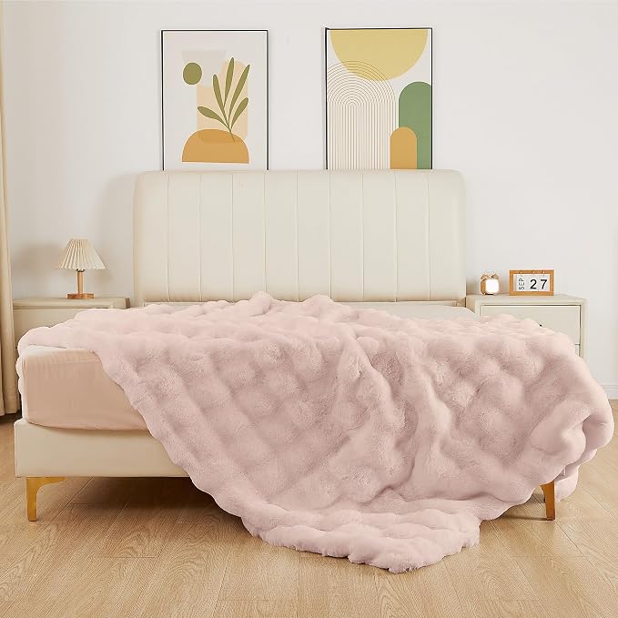 ORINOVA Pink Cozy Faux Fur Twin Blanket for Living Room Bedroom 60x80 Thick Ultra Soft Fuzzy Throw Blanket Fluffy Furry Bed Comforter Home Gifts 860 GSM