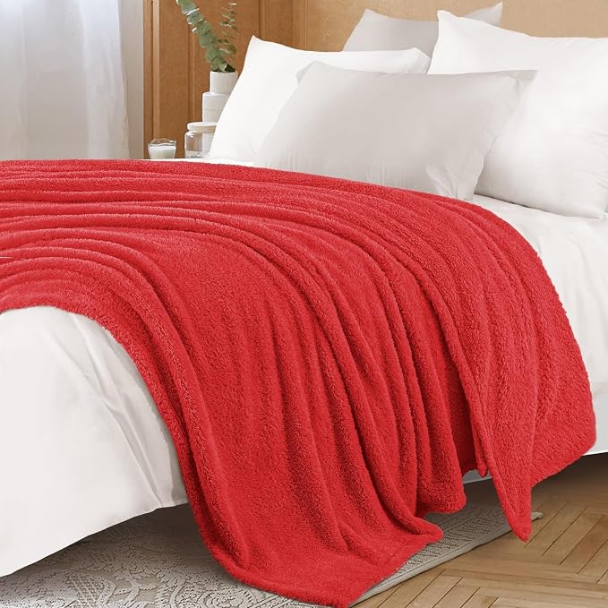 Exclusivo Mezcla Fleece Twin Size Blanket for Couch and Bed, 60" x 80" | Super Soft and Cozy Fluffy Blanket for Women, Lightweight and Fuzzy Blanket for Teens Back to School, All Season, Red