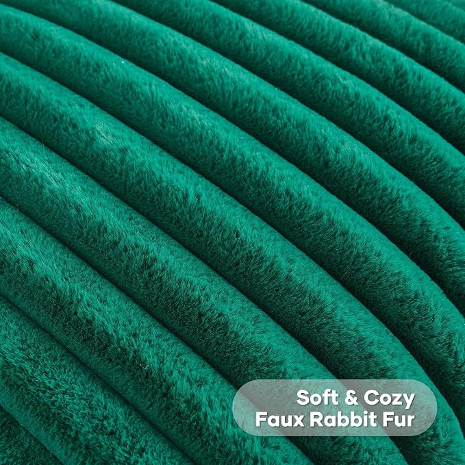 FUTEI Pack of 2 Faux Fur Throw Pillow Covers 28x28 Inch, Emerald Green | Fluffy Faux Rabbit Fur Front/Premium Velvet Back,Hidden Zipper,Machine Washable,Non-Shedding,Colorfast,Insert Not Included.