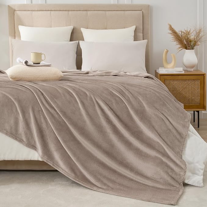 Hansleep Throw Mocha Brown Fleece Blanket, Soft Flannel Bed Blanket | Fuzzy Cozy Blanket 50x60 Inches, Multi-use for Bed, Sofa, Couch, Travel, Camping, All Season Warm Lightweight Cover