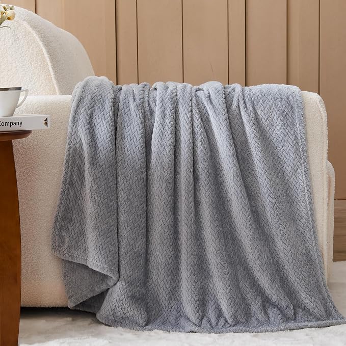 NEWCOSPLAY Fleece Leaves Pattern King Blanket, Grey, 90"x110" | Super Soft Throw Blanket, Lightweight Cozy Bed Sofa Blanket, Premium Silky Flannel Fleece, Travel Blanket for All Season Use