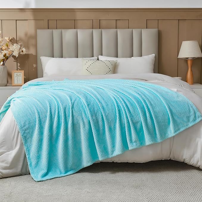 NEWCOSPLAY Fleece Leaves Pattern Queen Blanket, Turquoise, 90"x90" | Super Soft Throw Blanket, Lightweight Cozy Bed Sofa Blanket, Premium Silky Flannel Fleece, Travel Blanket for All Season Use