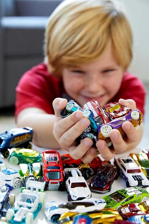 Hot Wheels Toy Cars & Trucks, 50-Pack of 1:64 Scale Vehicles, Individually Packaged (Styles May Vary) (Amazon Exclusive)
