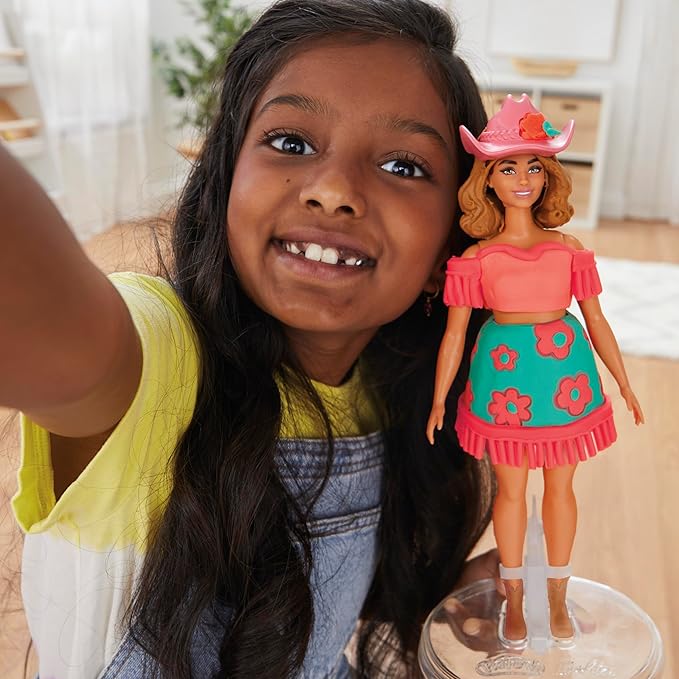 Play-Doh Barbie Florals and Fringe Set, Make Doll Clothes with Modeling Compound & 9 Fashion Accessories, Arts & Crafts for Girls & Boys 5+