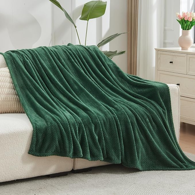 NEWCOSPLAY Fleece Leaves Pattern King Blanket, Dark Green, 90"x110" | Super Soft Throw Blanket, Lightweight Cozy Bed Sofa Blanket, Premium Silky Flannel Fleece, Travel Blanket for All Season Use