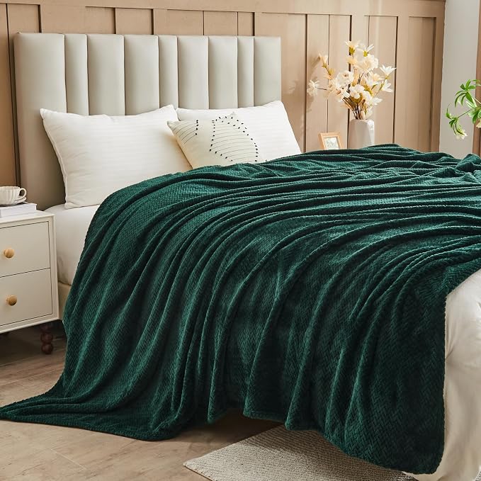 NEWCOSPLAY Fleece Leaves Pattern Throw Blanket, Forest Green, 50"x60" | Super Soft Throw Blanket, Lightweight Cozy Bed Sofa Blanket, Premium Silky Flannel Fleece, Travel Blanket for All Season Use