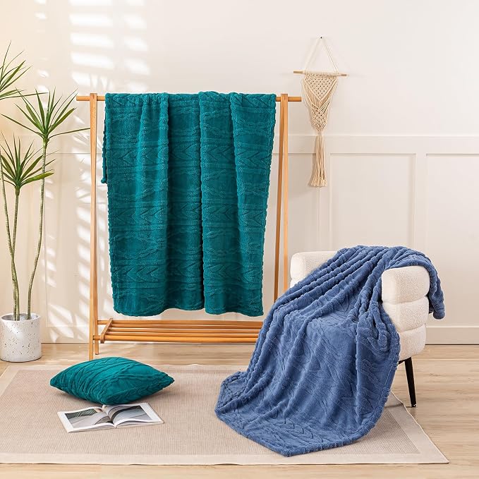 YUSOKI Sherpa Fleece Large Throw Blanket, Teal, 50"x65" | 3D Stylish Design,320GSM, Non-Shedding, Lightweight for All Season Use, stays fluffy after repeated washes, Perfect Gifts