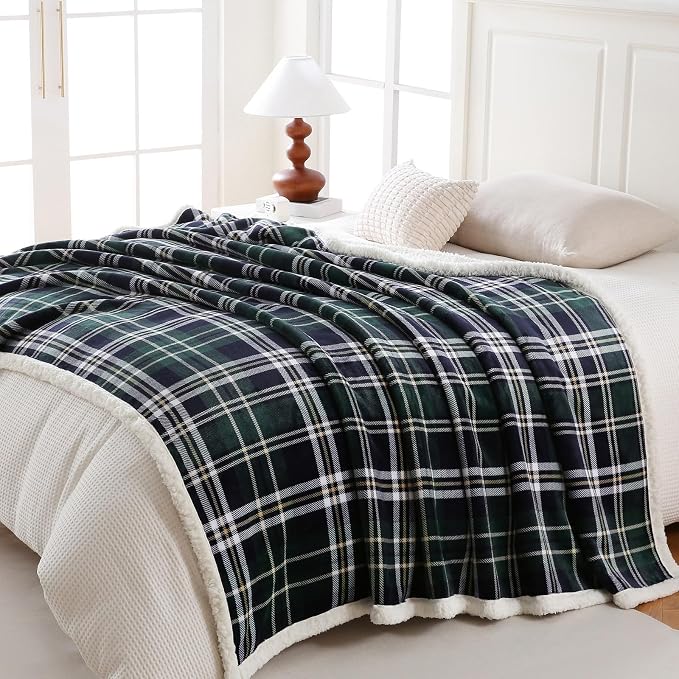 PU MEI Sherpa Fleece Throw Blanket 60" x 80" Reversible Plush Fluffy Large Big Blanket Lattice Flannel Blankets for All Season Use,Dark Green Check