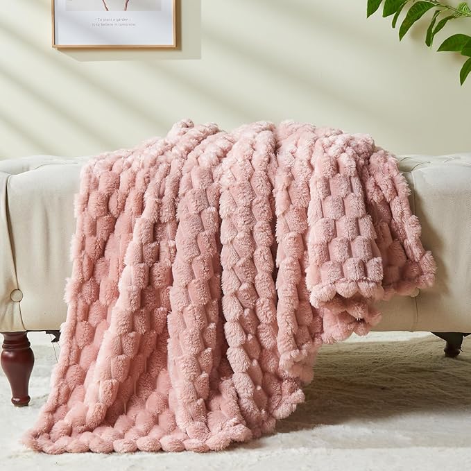 NEWCOSPLAY Super Soft King Blanket Pink Premium Silky Flannel Fleece 3D Clouds Stylish Jacquard Lightweight Bed Blanket All Season Use 350GSM (Pink, King(90"x110"))