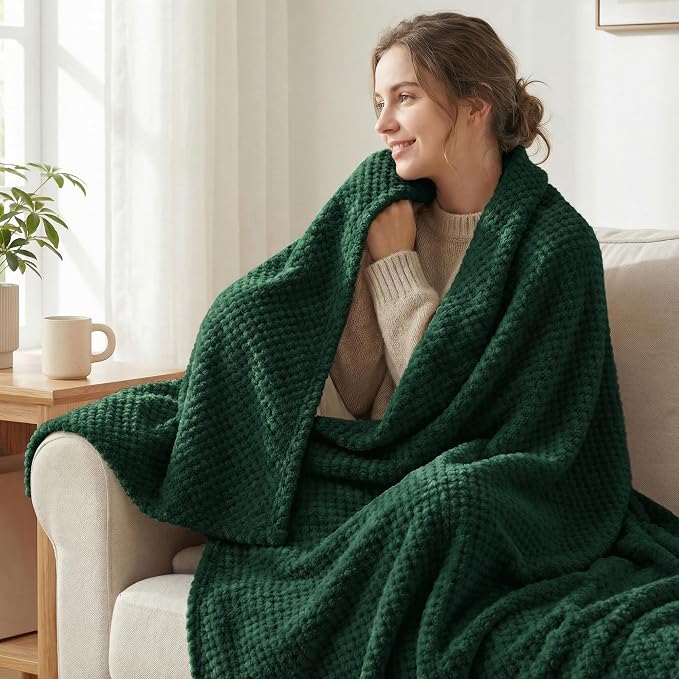 Exclusivo Mezcla Soft Waffle Fleece Bed Blanket Twin Size, Forest Green | Lightweight Plush Blanket for Bed, Couch, Sofa, Cozy Fluffy Design for Bedroom, Guest Room, All Season, 60x80 Inches