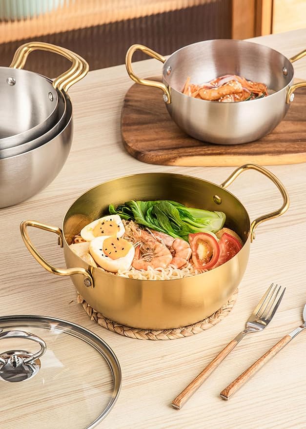Ramen Soup Pot Pan with Lid Ramen Cooker Ramen Pot Korean Noodle Cooker Aluminium Alloy Cooking Pot with Lid Stock Pot for Cooking Soup Pasta and Stew Spoon,Gold,16CM