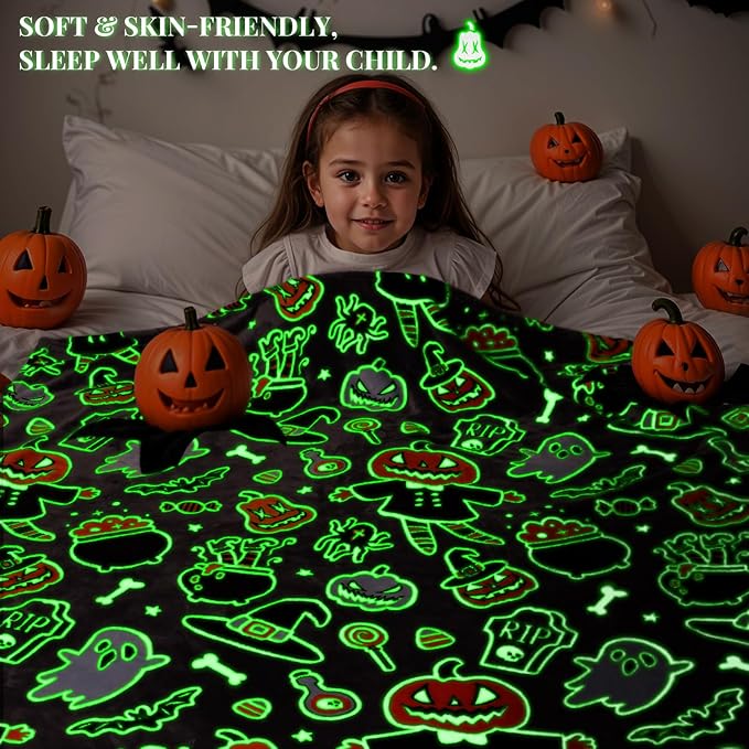 Halloween Blanket Twin Size Soft Black Glowing Fall Pumpkin Throw Blanket Lightweight Fuzzy Grey Twin Bed Decoration Blanket for Bedroom Couch Sofa