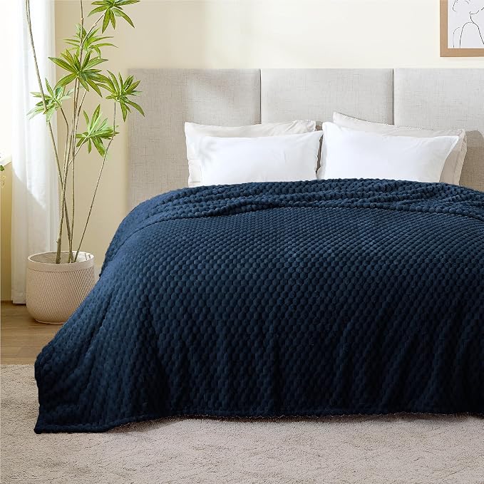 BEDELITE Navy King Blanket for Bed, Soft Cozy Gifts for Women, 108 * 90 | 3D Jacquard Decorative Fleece Blanket, Super Soft Plush Throws, Cute Birthday Gift for Women & Men, Suitable for All Seasons