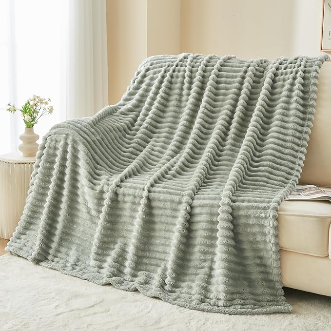 NEWCOSPLAY Super Soft King Blanket Sage Green Premium Silky Flannel Fleece 3D Ribbed Jacquard Lightweight Bed Blanket All Season Use (Sage Green Ribbed, King(90"x110"))
