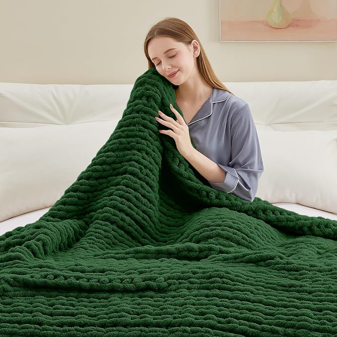 Negwoo Chunky Knit Throw Blanket, Knitted Throw Chenille Yarn, 60"*80" | Soft Thick Cable Knitted Blankets, Handmade Big Thick Blanket, Machine Washable Cute Comfy Blanket for Home Decor,Grass green