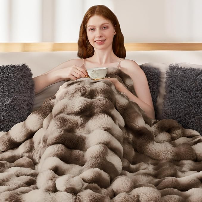 Luxury 1000GSM Rabbit Faux Fur Blanket, Super Heavy Warm Cozy Brown Blankets for Couch Bed Sofa, Ruched Plush Fuzzy Elegant Soft Reversible Mink Blanket for Living Room Bedroom, 60" x 80"