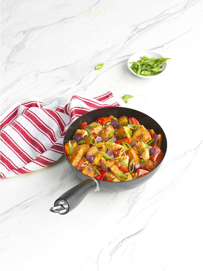 GoodCook Everyday Nonstick Wok, 8-Inch, Black, Carbon Steel Small Wok, High Wall Construction, Flat Base, Ergonomic Flame Guard Handle, Non-Stick Wok Pan for Stir Fry and Sautéing