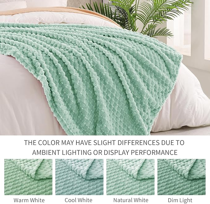 Exclusivo Mezcla 3D Fleece King Size Blanket for Bed, Sage Green | Extra Soft Fuzzy Plush Lightweight Bed Blankets, Cozy Fluffy Decorative Blankets for All Seasons, 90x104 Inches