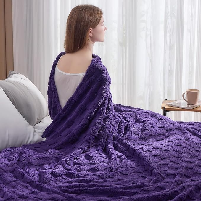 NEWCOSPLAY 3D Checkered Flannel King Blanket, Purple Checkered, 90"x110" | Super Soft Cute Lightweight Decorative Premium Silky Fleece Blanket for Couch Sofa Bed, Gift for Women Men, All Season Use