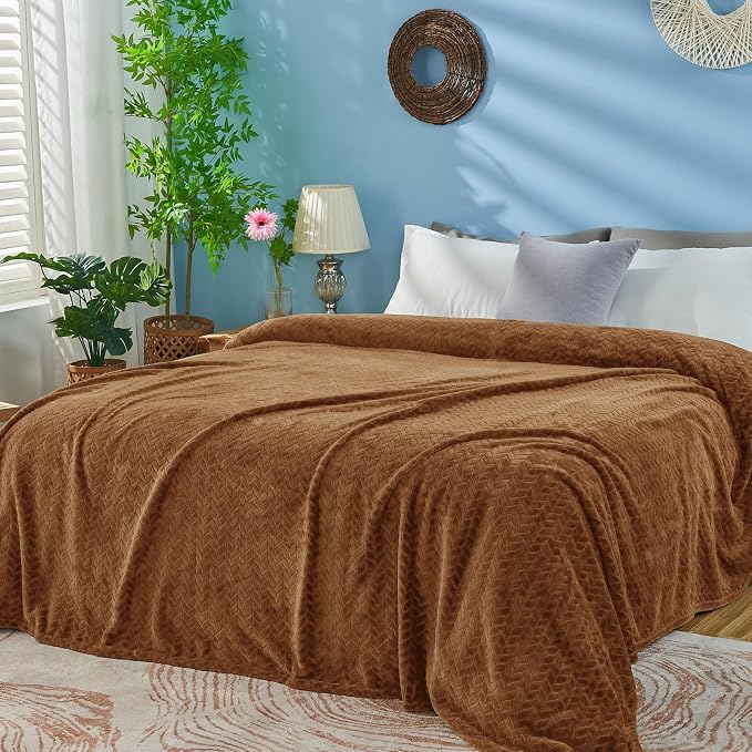 inhand Dark Brown Fleece Queen Blanket for Bed, Super Soft Flannel Cozy Blankets for Adults, Lightweight Leaves Pattern Fuzzy Blanket for Office,Warm Plush Blankets for All Season, 90x90 Inches