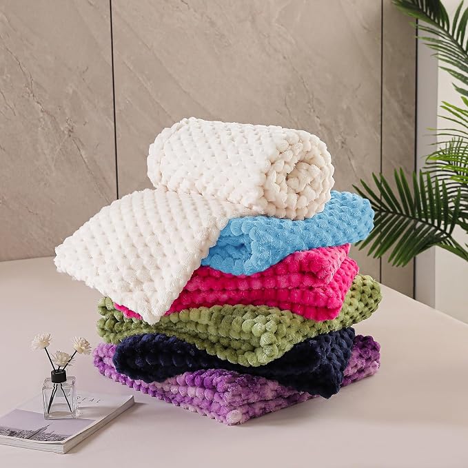 Exclusivo Mezcla 3D Fleece Queen Size Blanket for Bed, Blue | Extra Soft Fuzzy Plush Lightweight Bed Blankets, Cozy Fluffy Decorative Blankets for All Seasons, 90x90 Inches