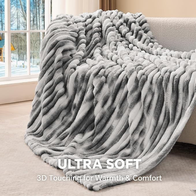 BEDELITE Striped Fleece Throw Blanket, Black&White, 50"x60" | 300GSM Microfiber Fleece, Soft Cozy, Lightweight Warm, Double-Sided Plush, Machine Washable, Gift, Room Decor, for Couch Sofa