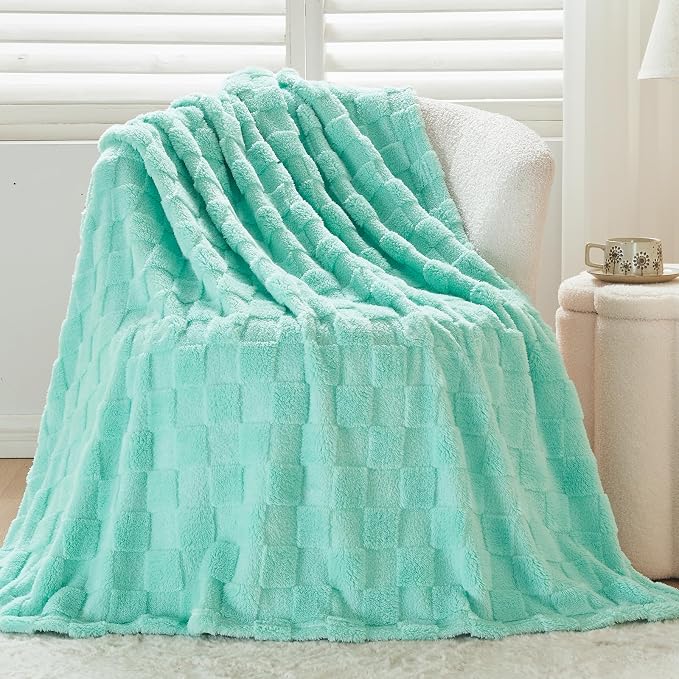NEWCOSPLAY 3D Checkered Flannel Twin Blanket, Aqua Checkered, 60"x80" | Super Soft Cute Lightweight Decorative Premium Silky Fleece Blanket for Couch Sofa Bed, Gift for Women Men, All Season Use