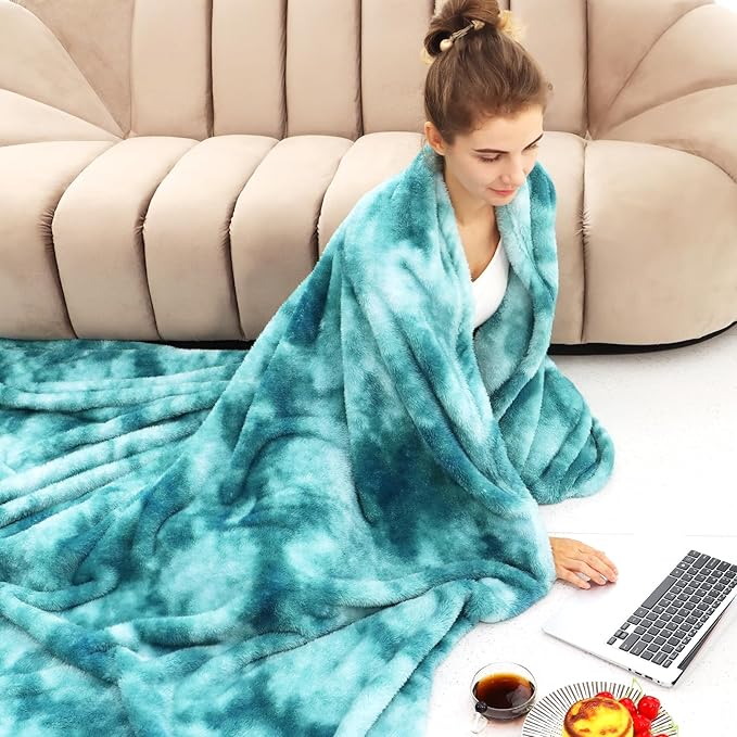 Plush Throw Blanket, Luxury Cozy Fleece Microfiber Cover for Sofa, Couch, Bed Styling, Soft Warm Lightweight Comfort Blanket, Modern Home Decor, Travel Camping Gifts