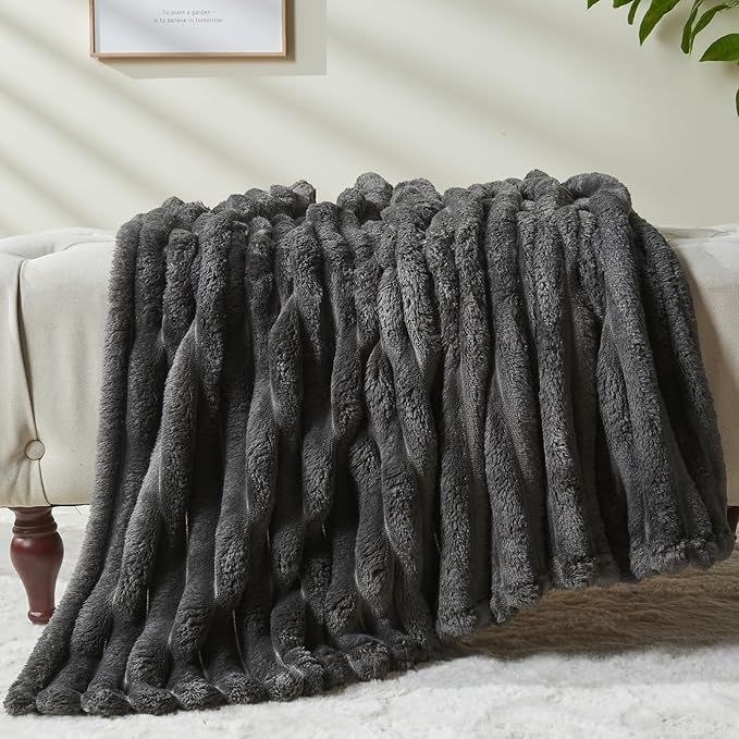 NEWCOSPLAY Super Soft Twin Blanket Grey Premium Silky Flannel Fleece 3D Ribbed Jacquard Lightweight Bed Blanket All Season Use (Grey Ribbed, Twin(60"x80"))