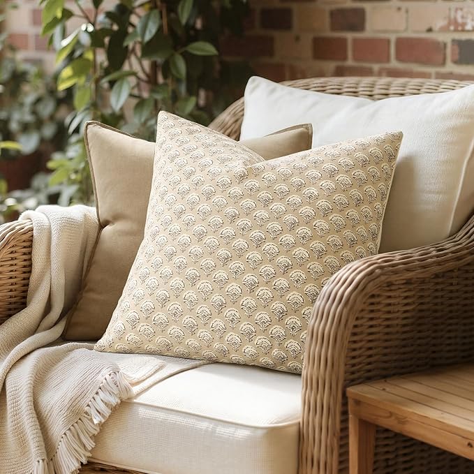 MIULEE Floral Print Decorative Pillow Covers 18x18, Cream Oatmea | Vintage Boho Farmhouse Modern Home Decor, Set of 2, Block Print Cushion Covers for Couch Sofa Bed Living Room