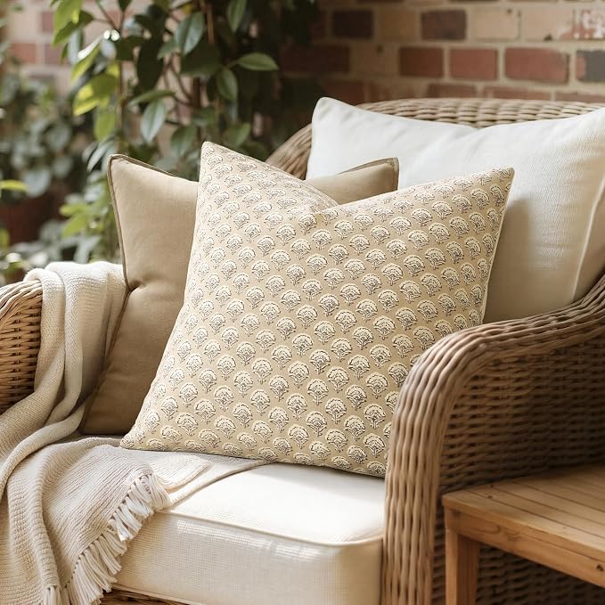 MIULEE Floral Print Decorative Pillow Covers 20x20, Cream Oatmea | Vintage Boho Farmhouse Modern Home Decor, Set of 2, Block Print Cushion Covers for Couch Sofa Bed Living Room