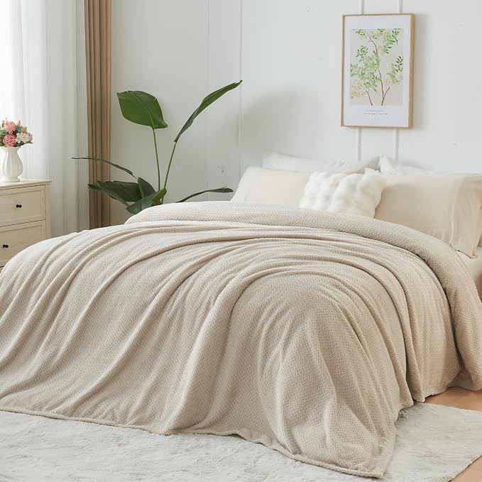 NEWCOSPLAY Fleece Leaves Pattern King Blanket, Linen, 90"x110" | Super Soft Throw Blanket, Lightweight Cozy Bed Sofa Blanket, Premium Silky Flannel Fleece, Travel Blanket for All Season Use