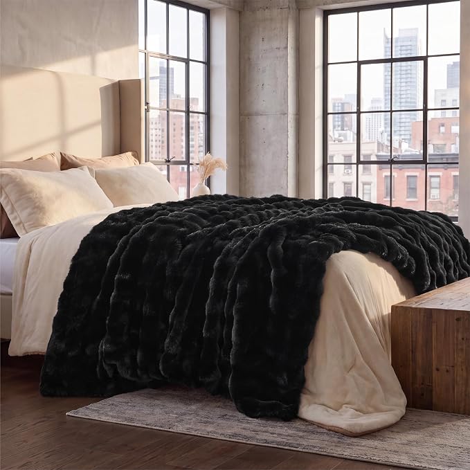 Bedsure GentleSoft Bubble Faux Fur Blankets Queen Size, Fluffy Fuzzy Queen Blanket for Bed, Soft Cozy Faux Fur Bedding for Winter, Thick Warm Plush Bed Cover, Black, 90x90