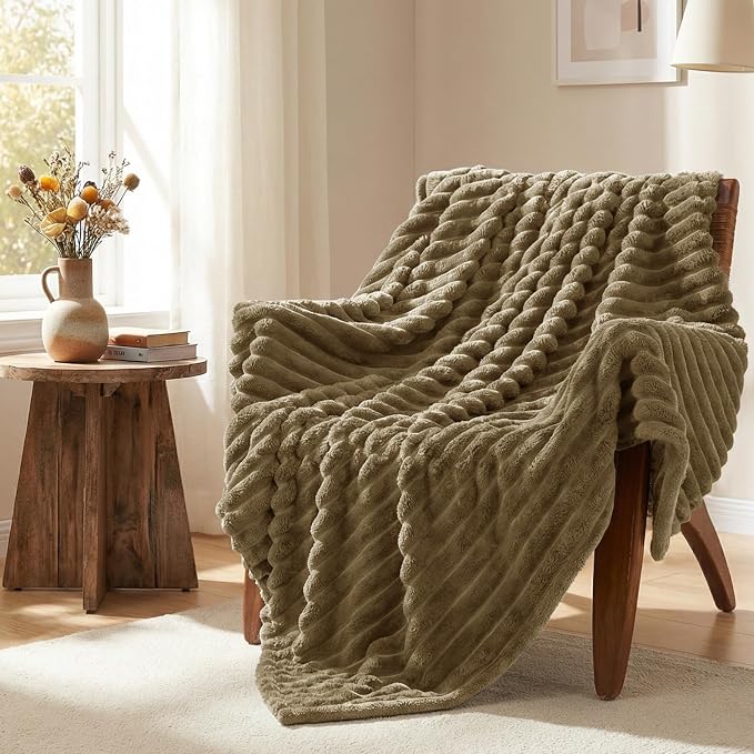 HIMEET Camel King Size Blanket for Bed, 300GSM Ribbed Fleece, 108 x 90 in | Ultra Soft Flannel, All-Season Lightweight Warmth, Generous Bed Coverage & Home Decor, Gift for Men & Women, Machine Washable