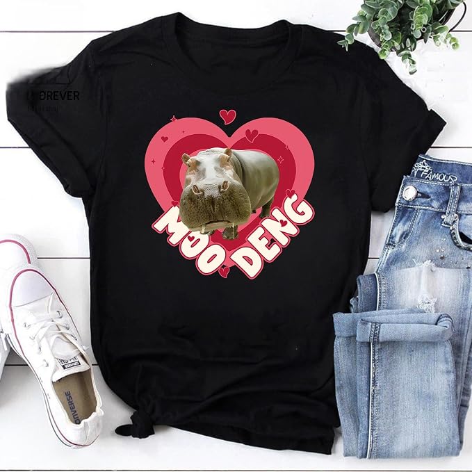 YOUNG GREEN Moo Deng Cute Sweatshirt Moo Deng Bouncy Pig T-Shirt The Cute Baby Hippo Sweatshirt Gift For Womens