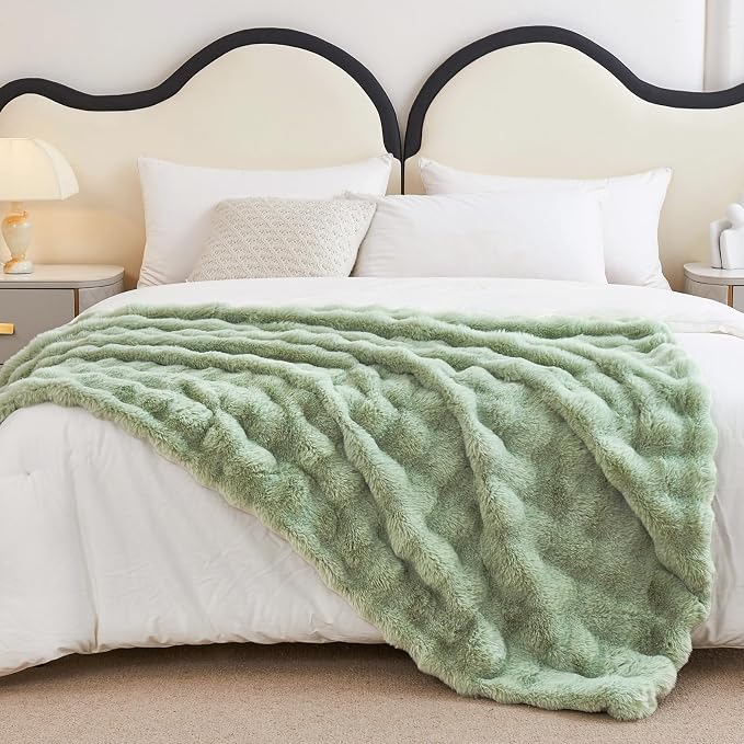 Faux Rabbit Fur Throw Blanket for Couch, Sage Green Throw Blankets 50"x60" | Cozy Reversible Fluffy Throw, Luxury Plush Thick Bubble Blanket, Mothers Gifts for Women, Soft Warm for Bed, Home Decor