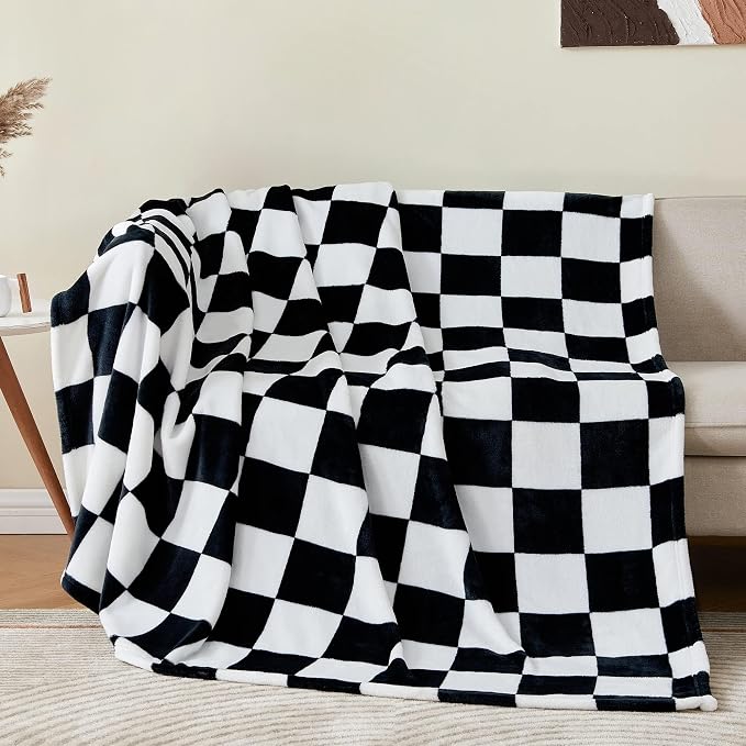BEDELITE Plaid Fleece Twin Blanket, Black & White Checkered 60x80 Inches | 100% Polyester Microfibe, Soft, Lightweight, Warm, Classic Cherckerde Blanket, Room Decor, Machine Washable, for Couch Bed