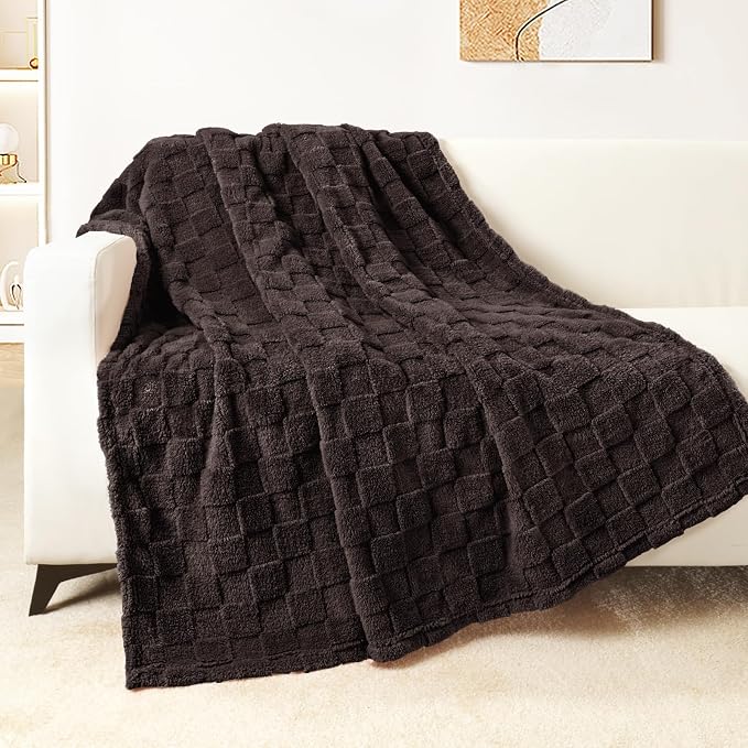 Exclusivo Mezcla 3D Checkered Fleece Throw Blanket for Couch, Coffee | Super Soft and Cozy Fluffy Throw, Lightweight and Breathable, Cute Fuzzy Blanket for Sofa, Home Decor, All Season, 50"x60"