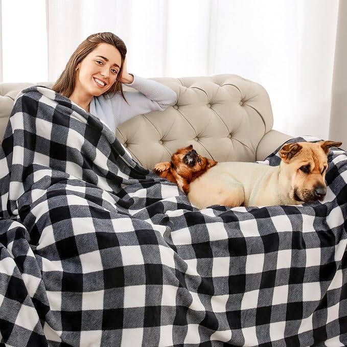 BEDELITE Plaid Fleece Throw Blanket, Black & White Buffalo 50x60 Throw | 100% Polyester Microfibe, Soft Cozy, Lightweight Warm, Classic Buffalo Plaid, Room Decor, Machine Washable, for Couch Bed