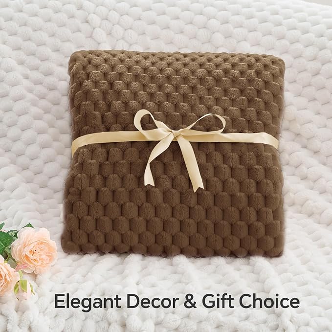 BEDELITE Brown Large Throw Blanket for Couch, Cozy Gifts for Women, 50 * 70 | 3D Jacquard Decorative Fleece Blanket, Super Soft Plush Throws, Cute Birthday Gift for Women & Men, Suitable for All Seasons
