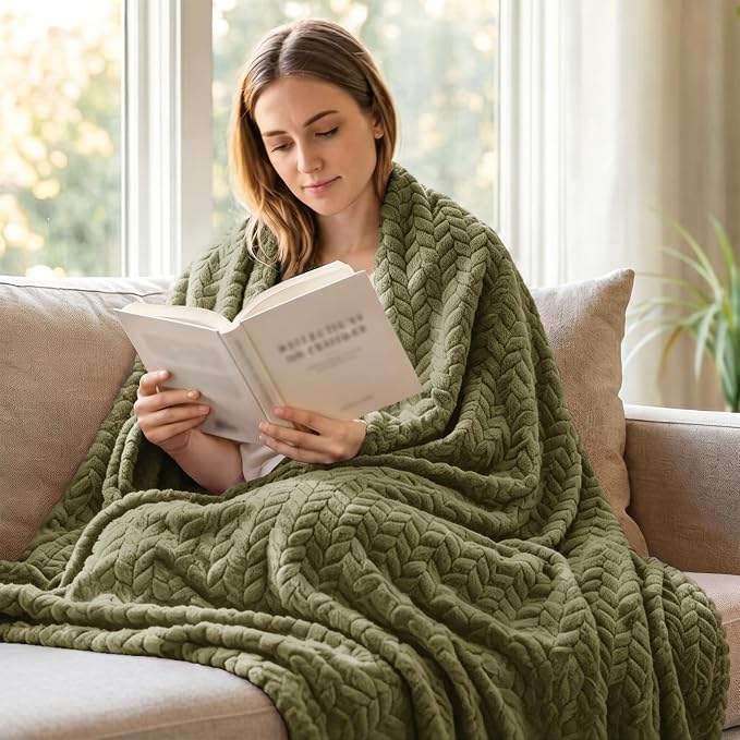 Exclusivo Mezcla Fleece Throw Blanket for Couch Sofa, 50”x70”, Olive Green | Oversized Soft Cozy Fluffy Blankets for Summer, Decorative Plush Flannel Throws for Living room, Bedroom with Leaves Pattern