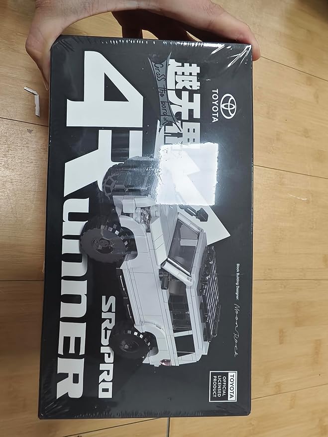 Toyota 4Runner SR5PRO Car Building with Collectible Display Container, TOYOTA Officially Licensed SUV, Compatible with Speed Champion, Building Toys for Adults and Kids Boys Ages 8-16(540PCS)