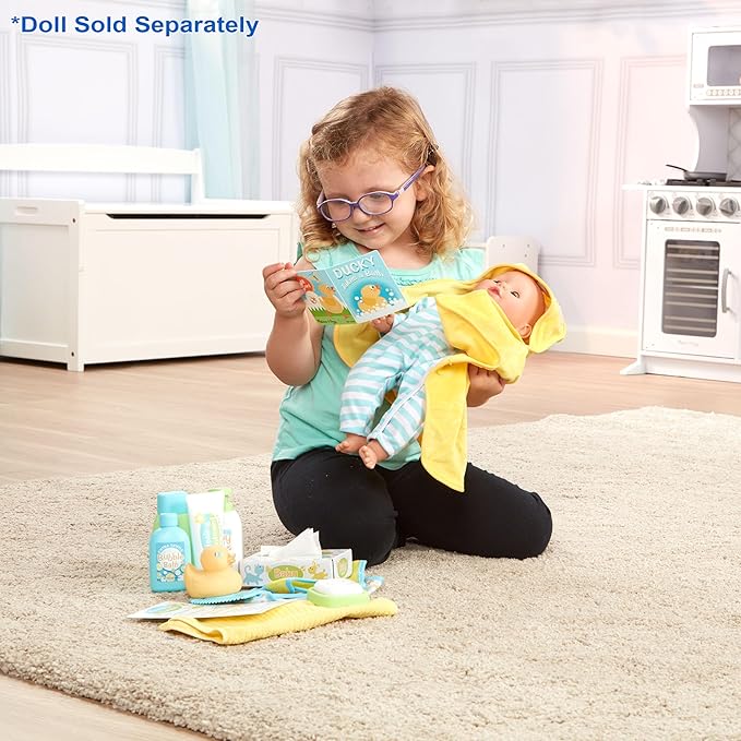 Melissa & Doug Mine to Love Changing & Bathtime Play Set for Dolls – Diapers, Pretend Shampoo,Wipes, Towel, More (19 pcs)