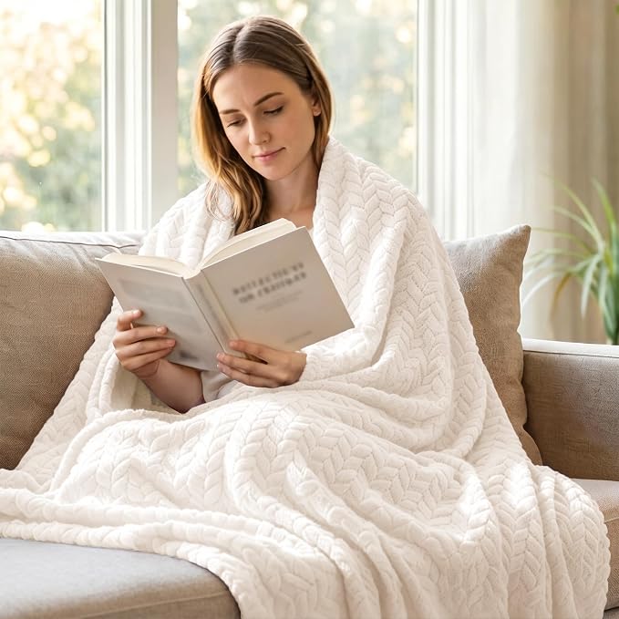 Exclusivo Mezcla Soft Fleece Bed Blanket Twin Size, 60”x80”, Off White | Cozy Fluffy Lightweight Blankets for Summer, Decorative Plush Flannel Throws for Living room, Bedroom with Leaves Pattern