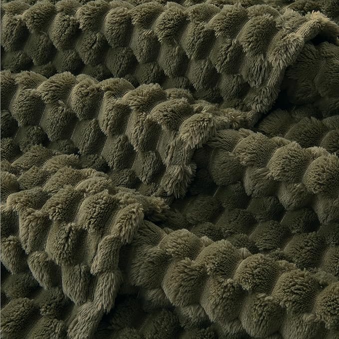EXQ Home Fleece Blanket Queen Size for Couch or Bed - 3D Imitation Turtle Shell Jacquard Decorative Blankets - Cozy Soft Fuzzy Flannel Blanket Suitable for All Seasons(90"×90",Moss Green)