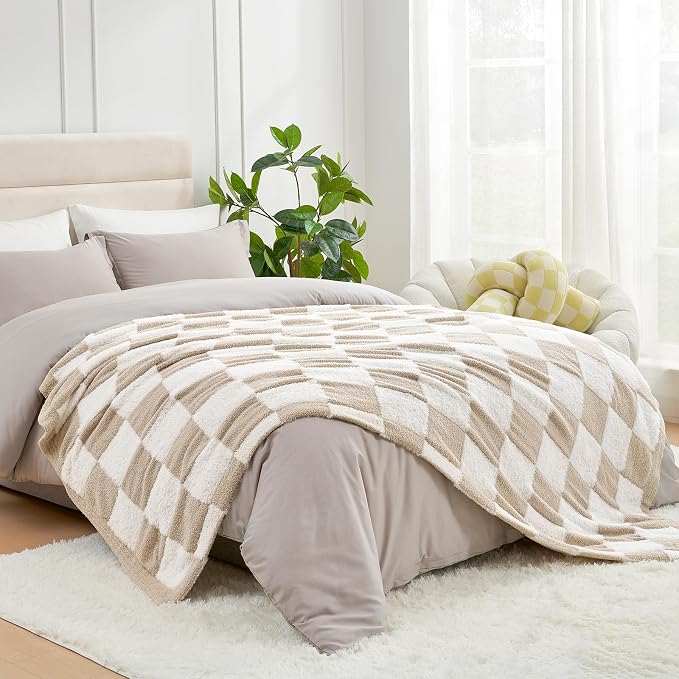 Snuggle Sac Fall Checkered Throw Blanket Faux Fur Microfiber Blankets for Couch,Cozy Soft Warm Blanket for Sofa Bedroom Living Room,Beige Checker,50x60 inches