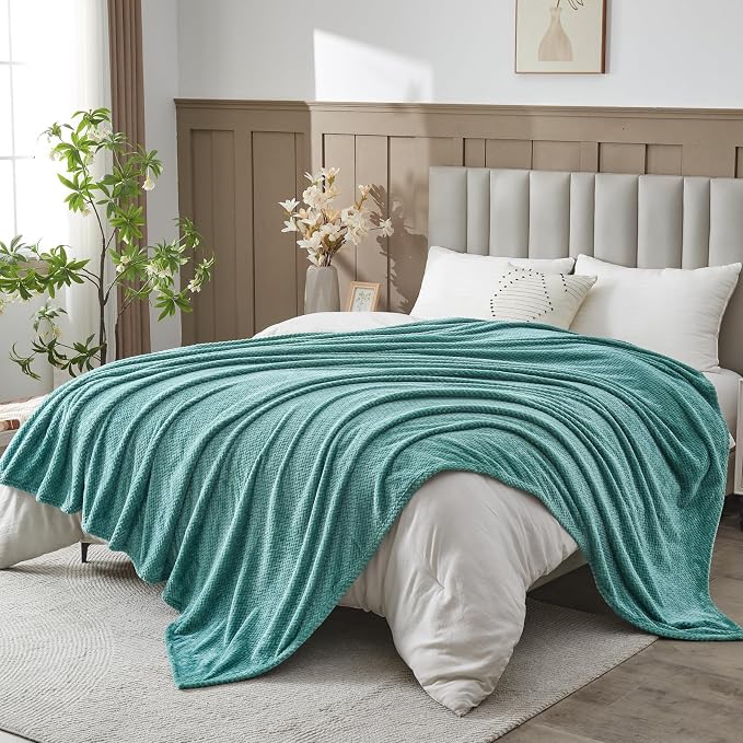 NEWCOSPLAY Fleece Leaves Pattern Queen Blanket, Light Teal, 90"x90" | Super Soft Throw Blanket, Lightweight Cozy Bed Sofa Blanket, Premium Silky Flannel Fleece, Travel Blanket for All Season Use